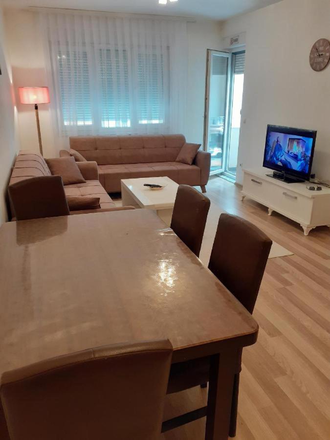Prishtina Apartments Pristina Esterno foto