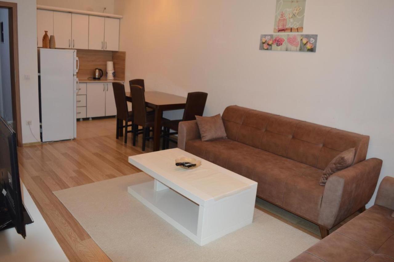 Prishtina Apartments Pristina Esterno foto