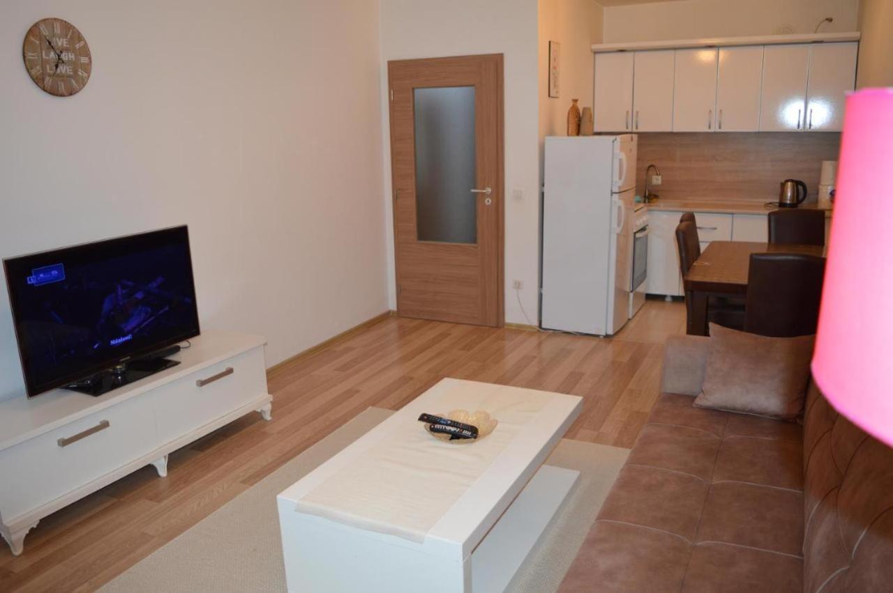 Prishtina Apartments Pristina Esterno foto